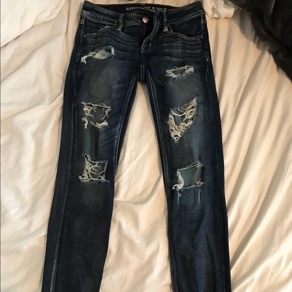 american eagle distressed jeans